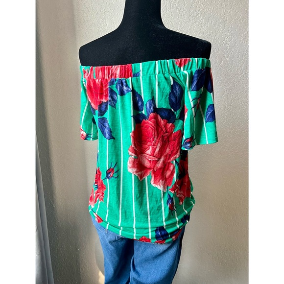 Off the shoulder floral top - Picture 3 of 3
